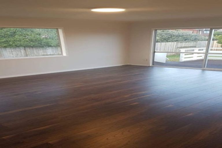 Photo of property in 2/47 Moire Road, Massey, Auckland, 0614