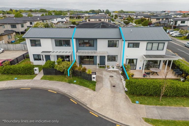 Photo of property in 15 Biplane Street, Takanini, 2112