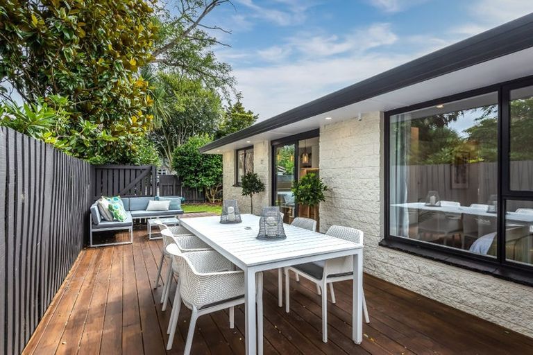 Photo of property in 1/48 Jeffreys Road, Fendalton, Christchurch, 8052