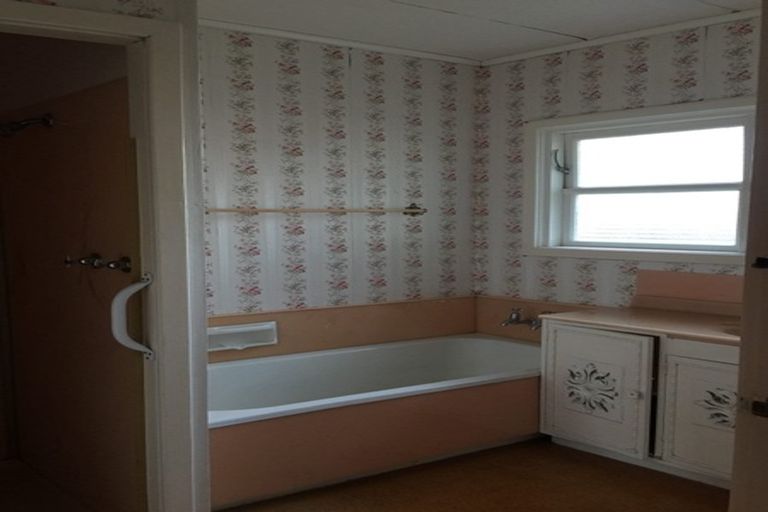 Photo of property in 2 Hatton Street, Karori, Wellington, 6012