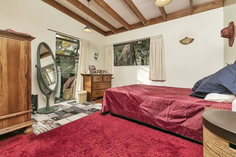 Photo of property in 2/26 Colonial Road, Birkenhead, Auckland, 0626