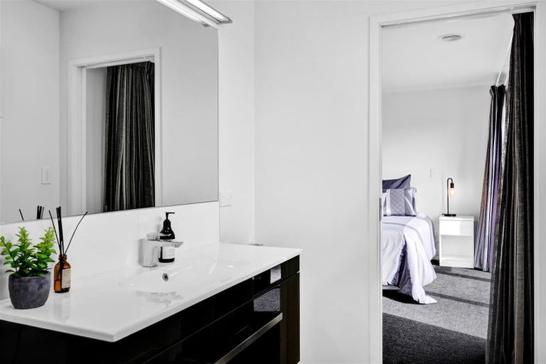 Photo of property in 6 Pebble Beach Court, Waiwhakaiho, New Plymouth, 4312