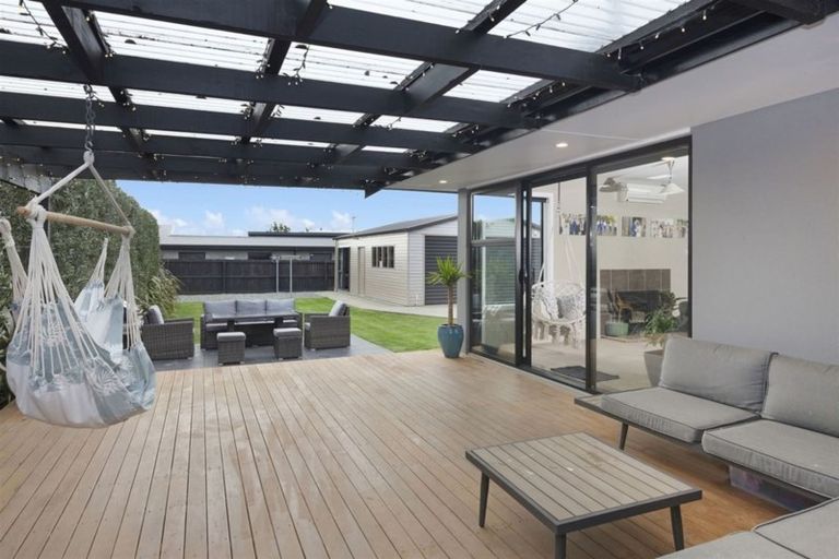 Photo of property in 97 Farquhars Road, Redwood, Christchurch, 8051