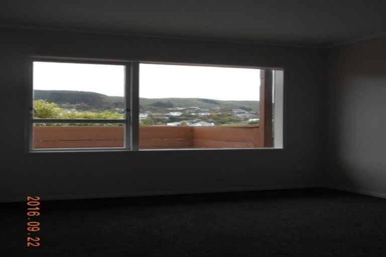 Photo of property in 13b Florio Terrace, Tawa, Wellington, 5028