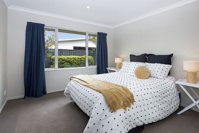 Photo of property in 42 Westpark Drive, Burnside, Christchurch, 8053