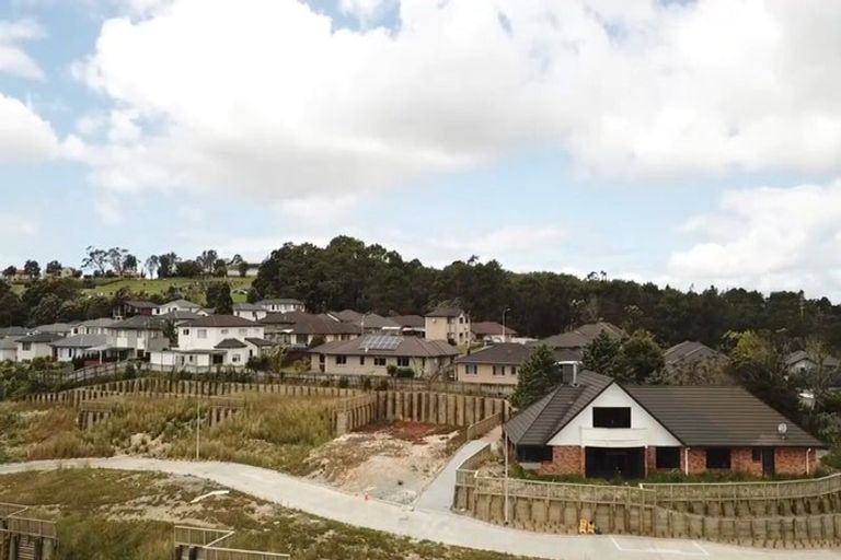 Photo of property in 22 Mara Way, Sunnyvale, Auckland, 0612
