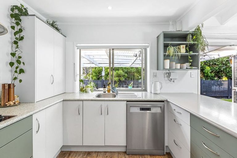 Photo of property in 26 Doment Crescent, Orewa, 0931