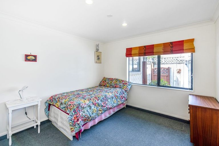 Photo of property in 10 Aburoc Place, Paraparaumu Beach, Paraparaumu, 5032