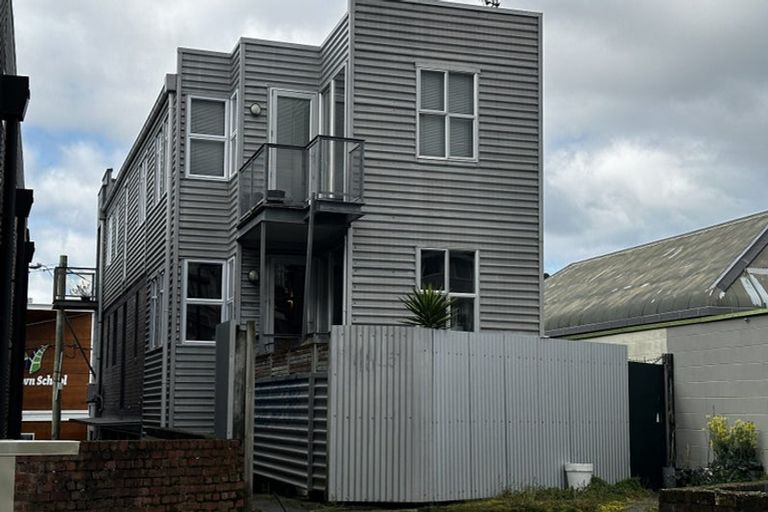 Photo of property in 98 Riddiford Street, Newtown, Wellington, 6021