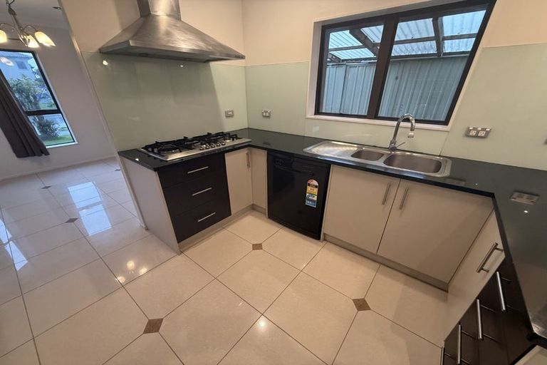 Photo of property in 30 Kestev Drive, Flat Bush, Auckland, 2016