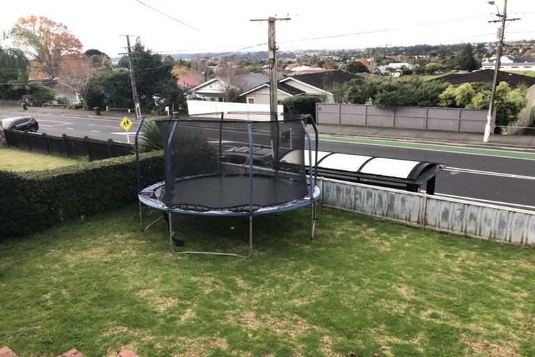 Photo of property in 49 Pinedale Place, Henderson, Auckland, 0610