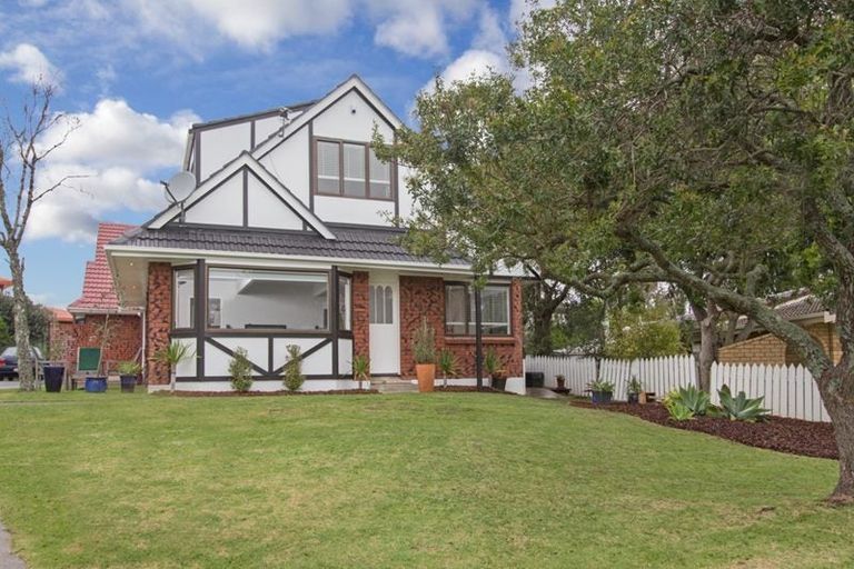 Photo of property in 1/16 Cornelian Crescent, Half Moon Bay, Auckland, 2012