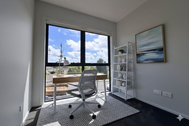 Photo of property in 72b Ocean View Road, Northcote, Auckland, 0627