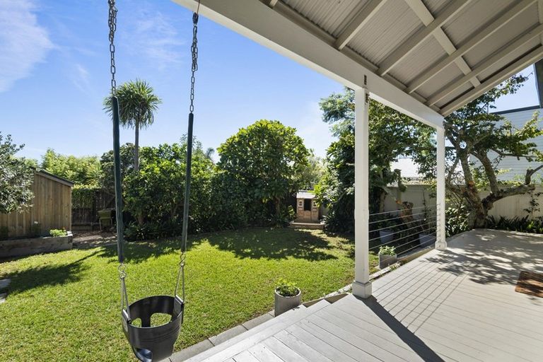Photo of property in 63 Vauxhall Road, Devonport, Auckland, 0624