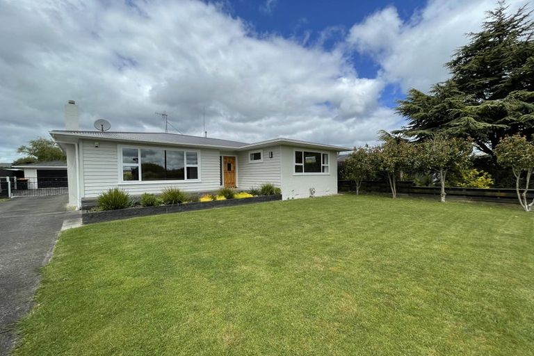 Photo of property in 23 Edwards Place, Terrace End, Palmerston North, 4410