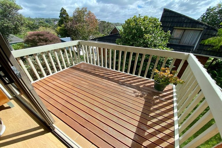 Photo of property in 1/42 Pokapu Street, Titirangi, Auckland, 0600
