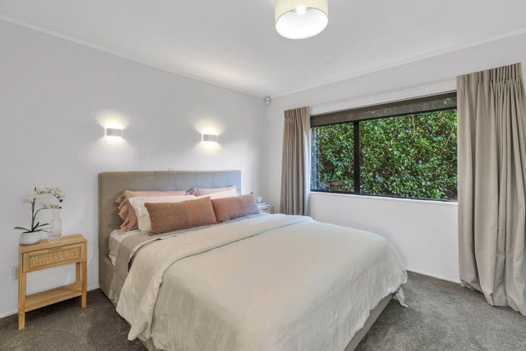 Photo of property in 2/105 Moa Road, Point Chevalier, Auckland, 1022