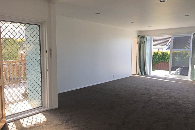 Photo of property in 169 Hobsonville Road, West Harbour, Auckland, 0618