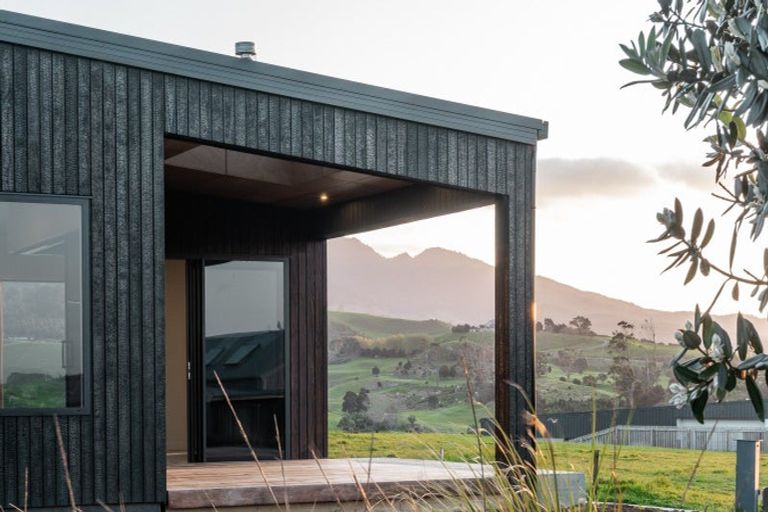 Photo of property in 44 Rangitahi Road, Raglan, 3225