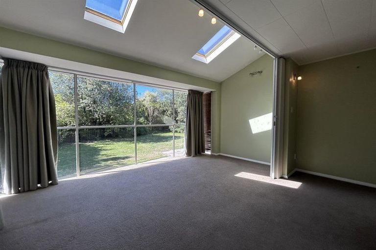 Photo of property in 35 Lochee Road, Upper Riccarton, Christchurch, 8041