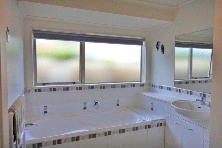 Photo of property in 73 Marsden Point Road, Ruakaka, 0116