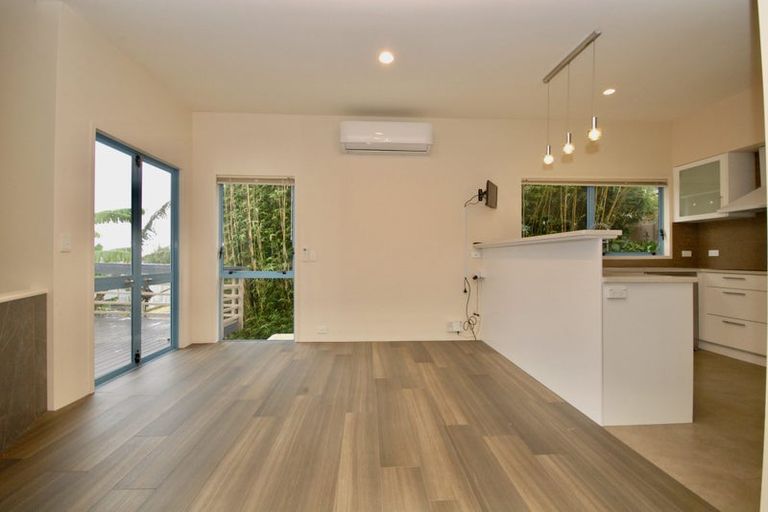 Photo of property in 11 Wilmington Place, Forrest Hill, Auckland, 0620