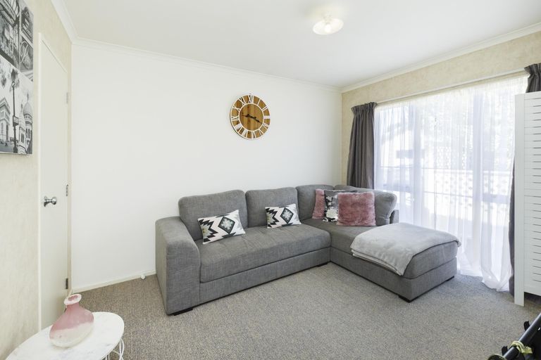 Photo of property in 12 Tiraumea Street, Palmerston North, 4410