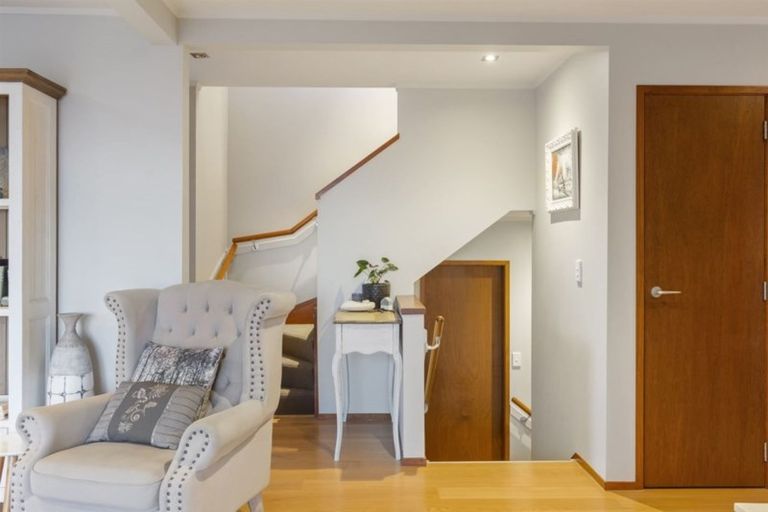 Photo of property in 21 Mcdonnell Street, Omokoroa, 3114