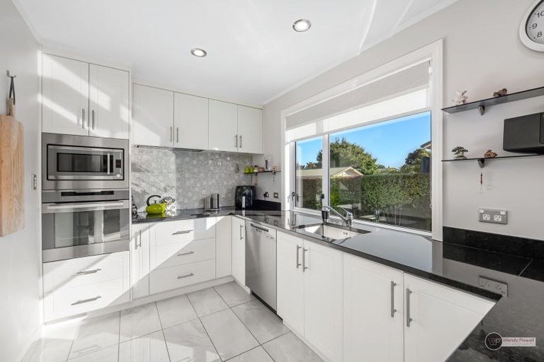 Photo of property in 40 Saint Ronans Avenue, Waterloo, Lower Hutt, 5011
