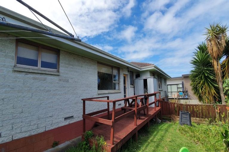 Photo of property in 2/11 Wyllie Road, Papatoetoe, Auckland, 2025