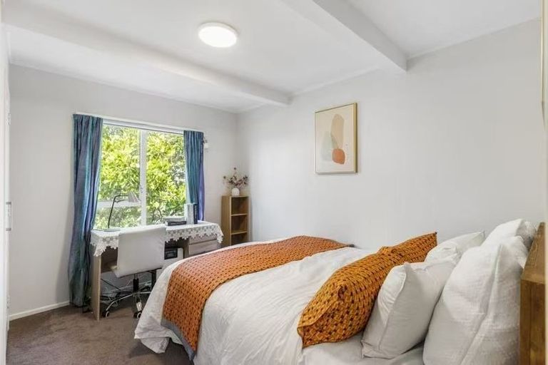 Photo of property in 22 Cairnbrae Court, Northcross, Auckland, 0632