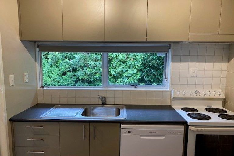 Photo of property in 4/49 Maungaraki Road, Korokoro, Lower Hutt, 5012