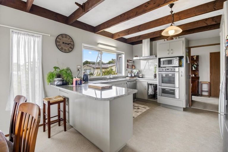 Photo of property in 22 Widmore Drive, Massey, Auckland, 0614