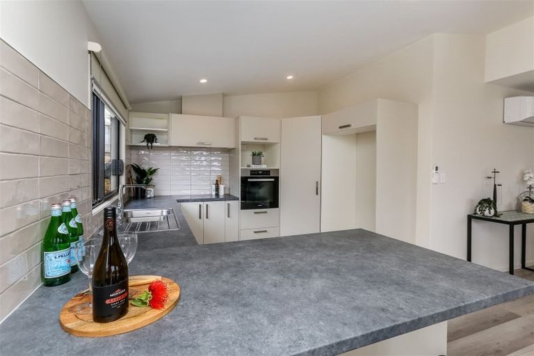 Photo of property in 14 Lavender Close, Spotswood, New Plymouth, 4310