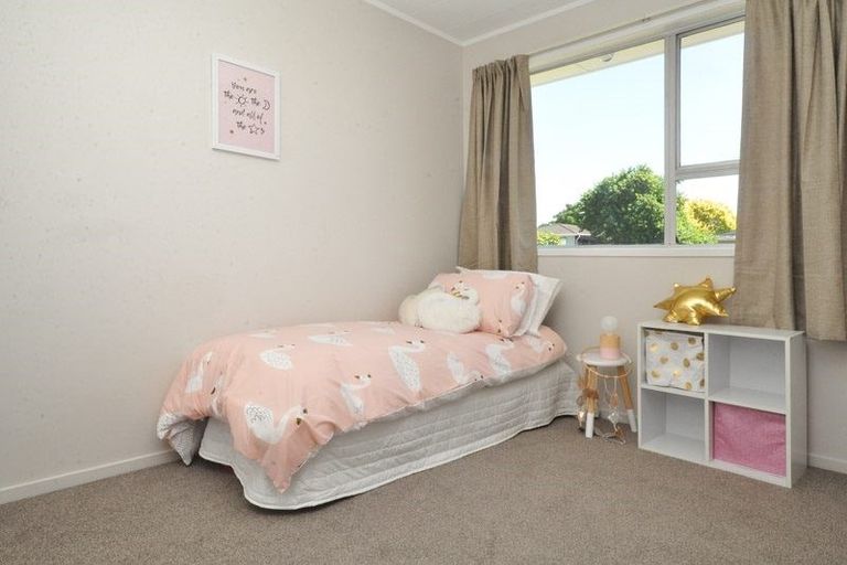 Photo of property in 152 Mahia Road, Wattle Downs, Auckland, 2103