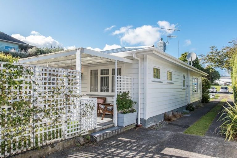 Photo of property in 7-7a Weka Road, Raumati Beach, Paraparaumu, 5032