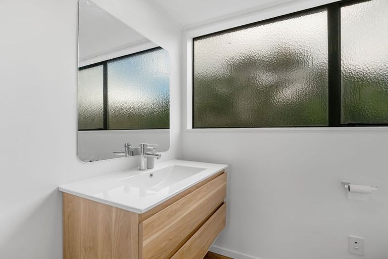 Photo of property in 4 Libra Place, Kawaha Point, Rotorua, 3010