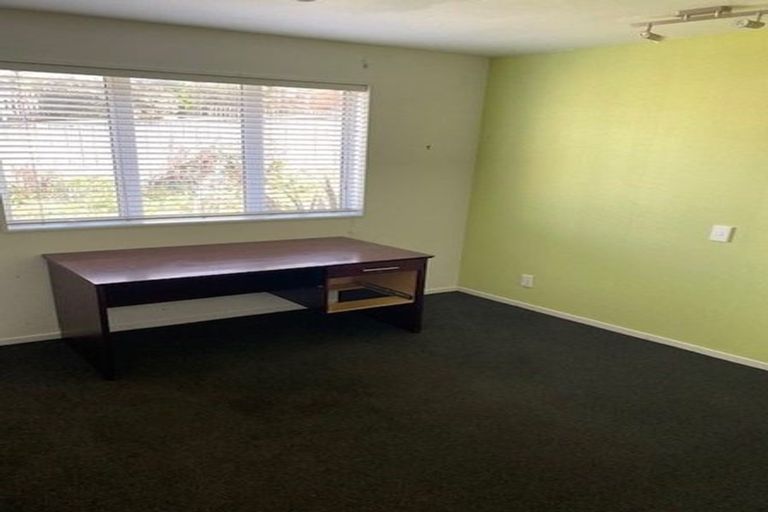 Photo of property in 43 Tongariro Drive, Aotea, Porirua, 5024