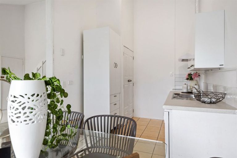 Photo of property in 1/4 Braund Place, Glenfield, Auckland, 0629