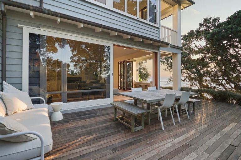 Photo of property in 16 Joan Street, Point Chevalier, Auckland, 1022