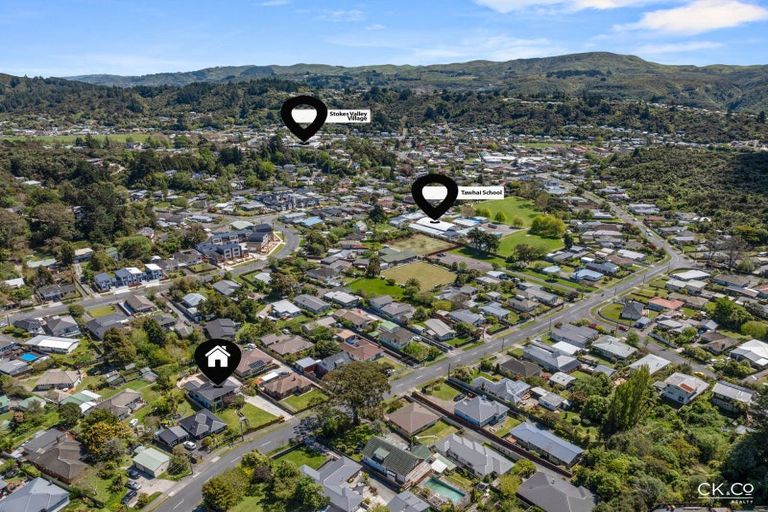 Photo of property in 76 Horoeka Street, Stokes Valley, Lower Hutt, 5019