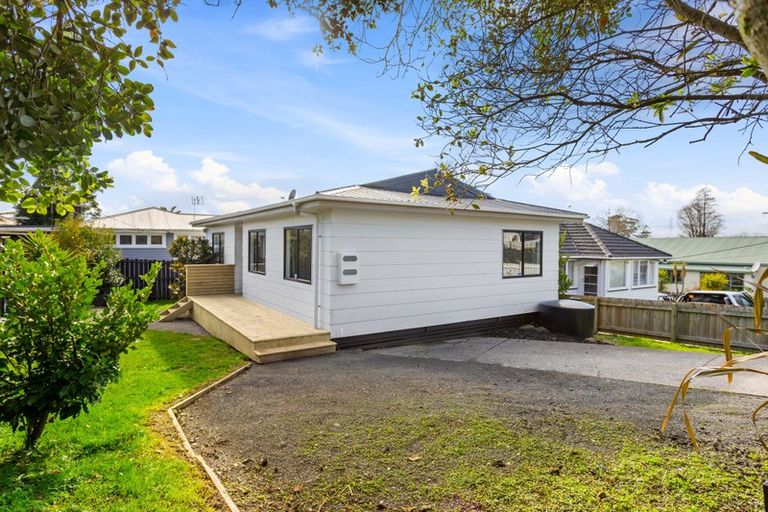 Photo of property in 1/63 Beaubank Road, Kelston, Auckland, 0602