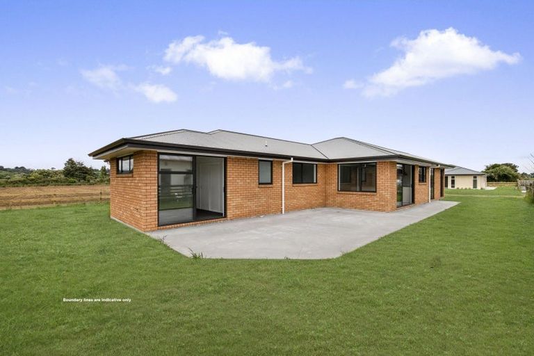 Photo of property in 17 Coolen Place, Tuakau, 2121