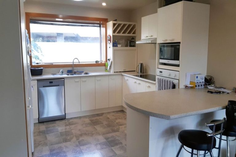 Photo of property in 15 Millcroft Place, Parklands, Christchurch, 8083