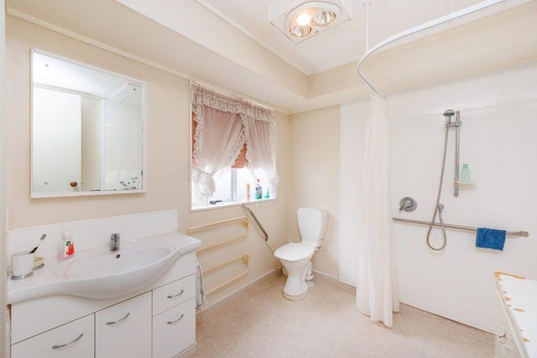 Photo of property in 24b Cargill Grove, Kelvin Grove, Palmerston North, 4414