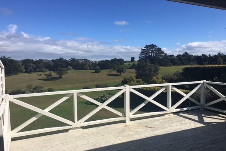 Photo of property in 31 Shakespear Road, Army Bay, Whangaparaoa, 0930