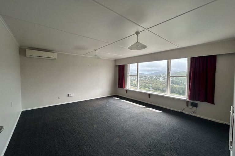 Photo of property in 12 Huntingdon Street, Northland, Wellington, 6012