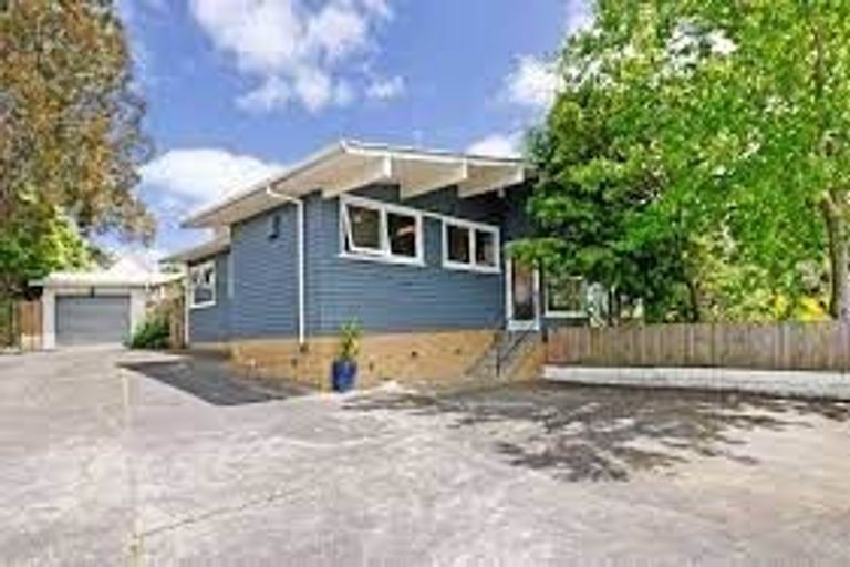 Photo of property in 6 Bellringer Road, Massey, Auckland, 0614