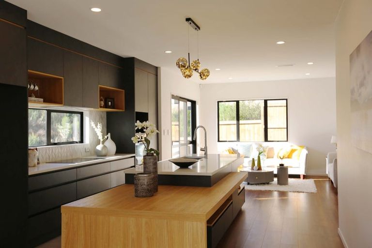 Photo of property in 25 Tannaghmore Drive, Flat Bush, Auckland, 2019