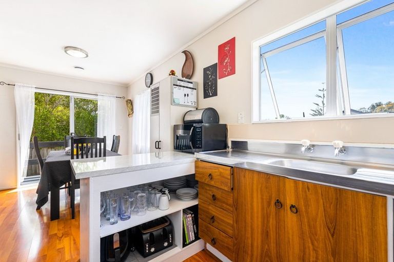 Photo of property in 2/4 Kahikatea Place, Ranui, Auckland, 0612